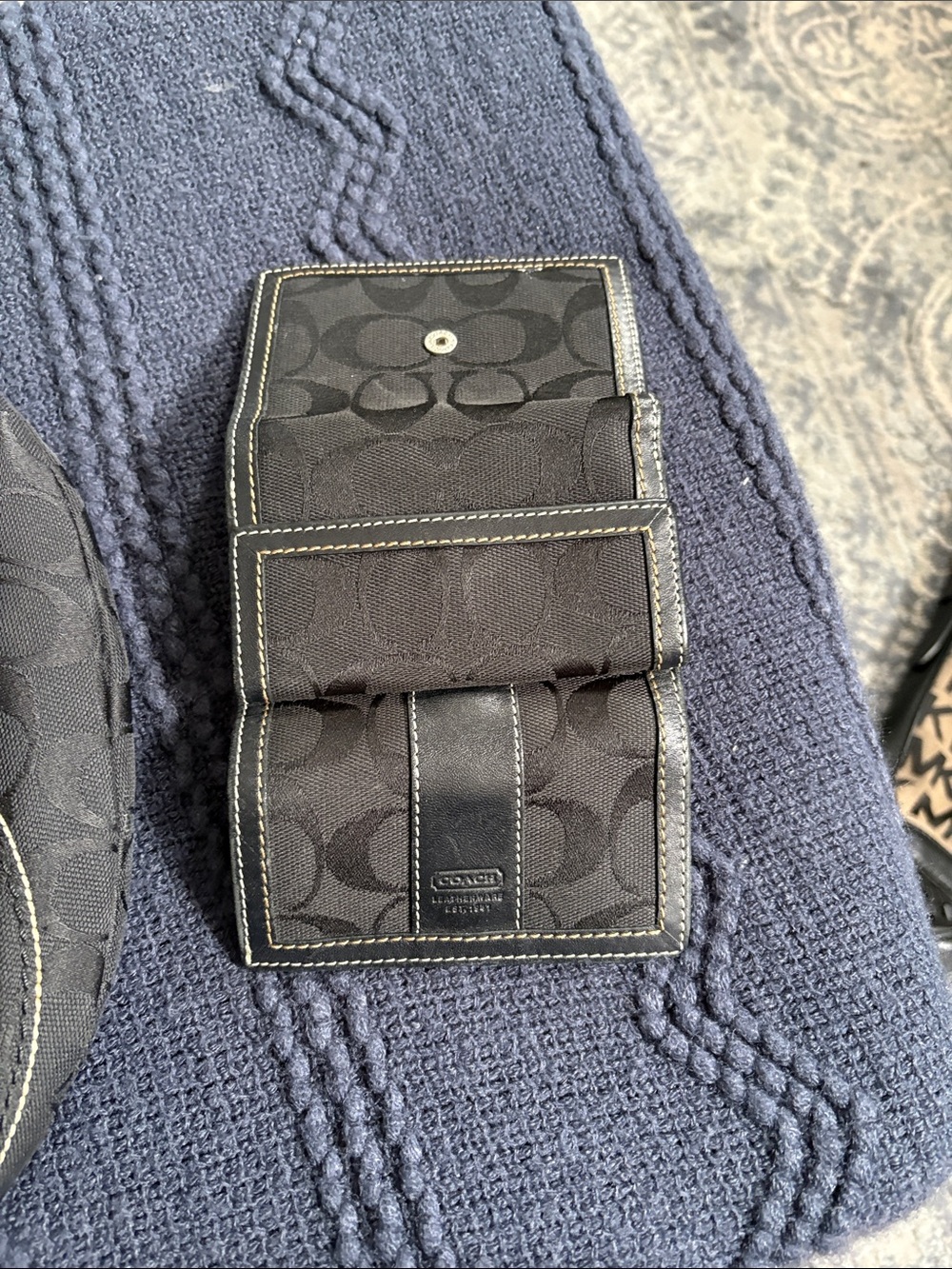 Coach Black Signature Jacquard Hobo Bag with Contrast Stitching and small Wallet - Picture 6 of 7